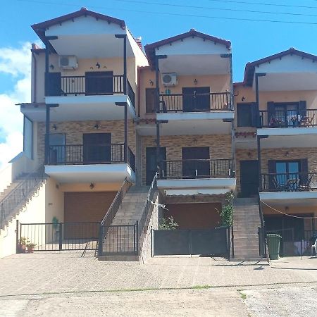 Μεζονετα Apartment Nea Roda Bagian luar foto