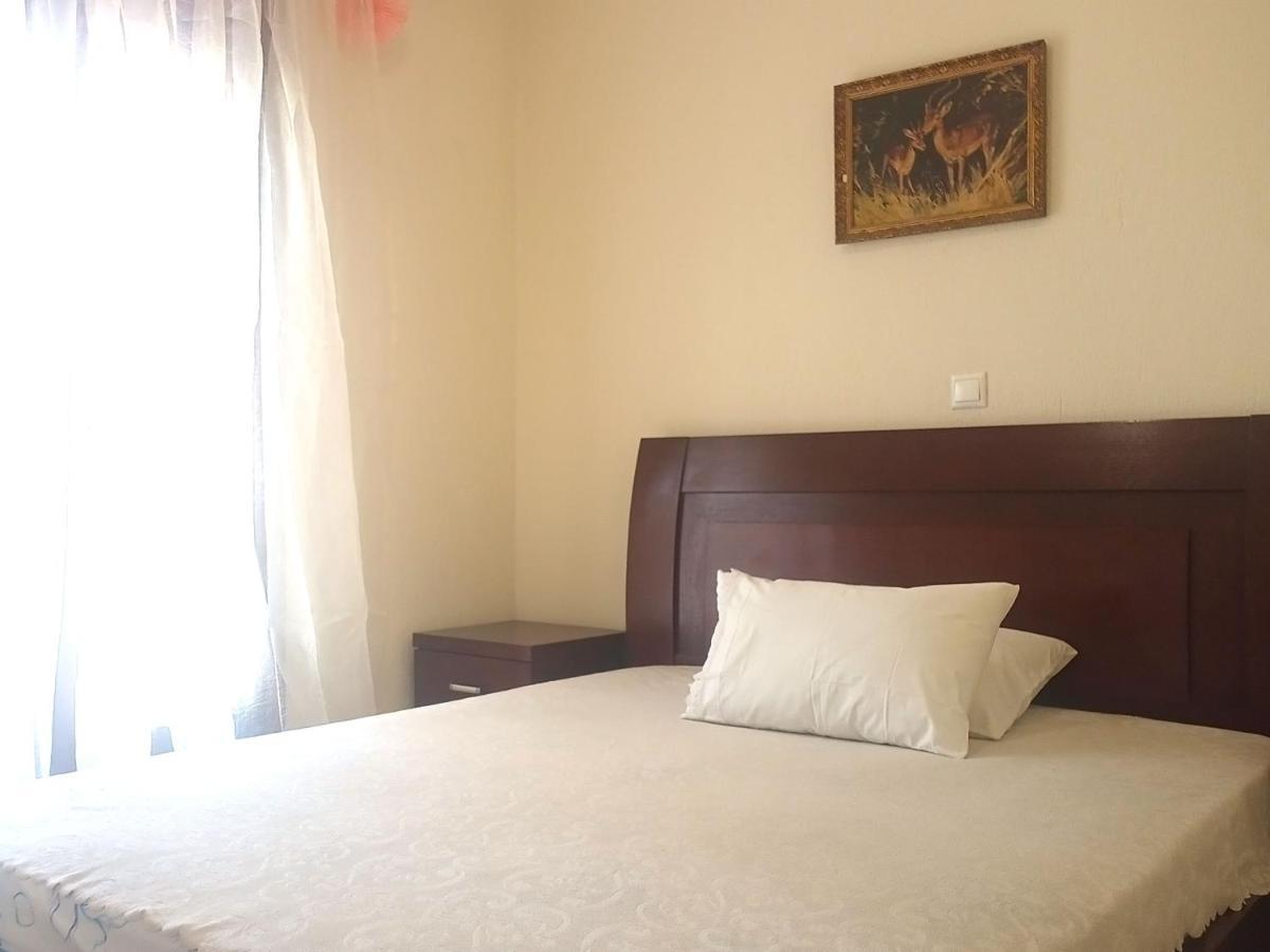Μεζονετα Apartment Nea Roda Bagian luar foto