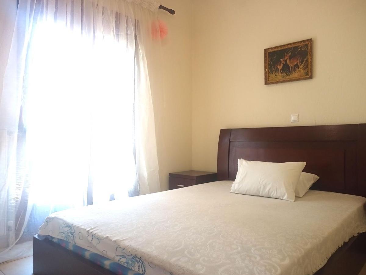 Μεζονετα Apartment Nea Roda Bagian luar foto