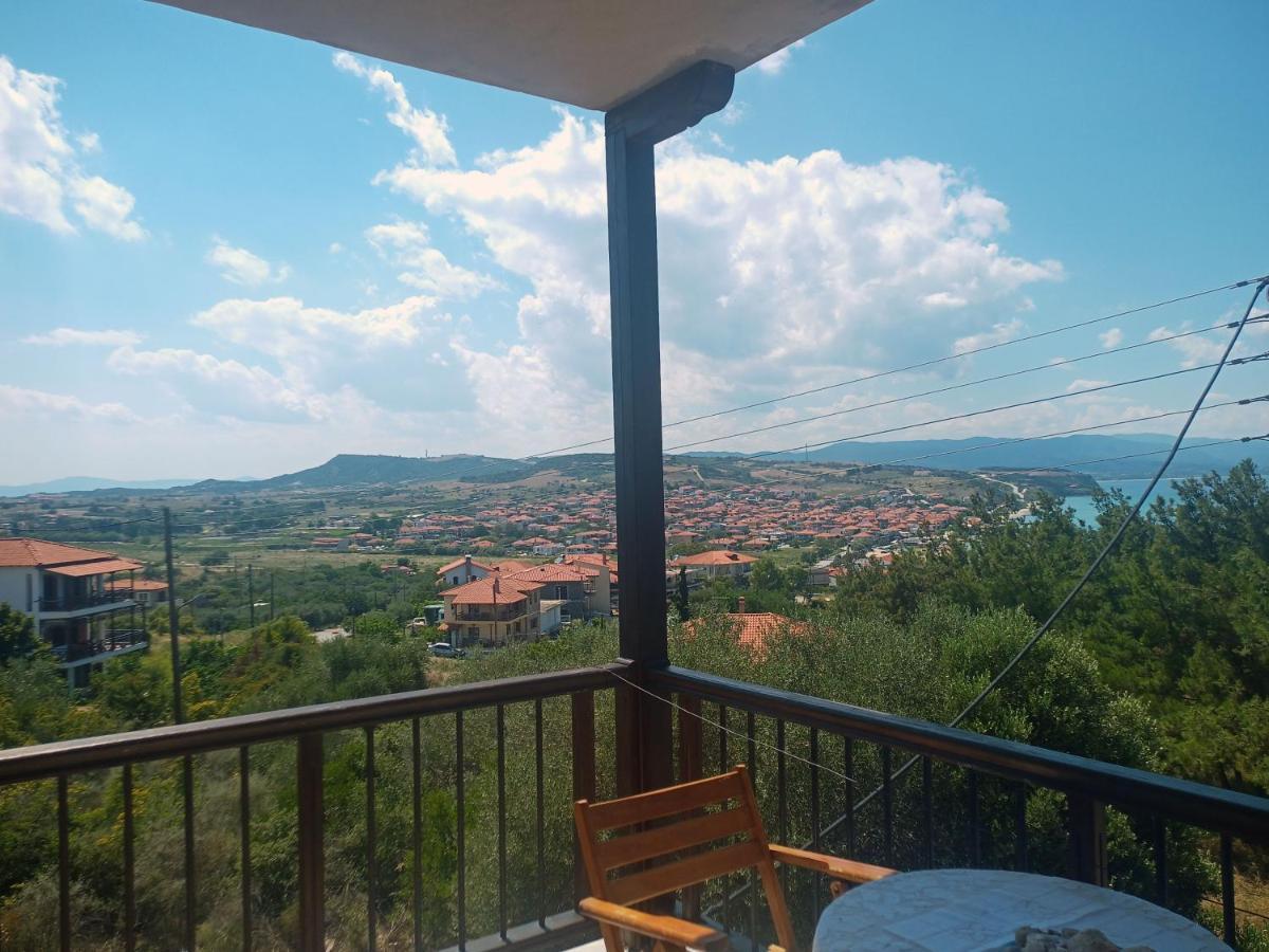 Μεζονετα Apartment Nea Roda Bagian luar foto