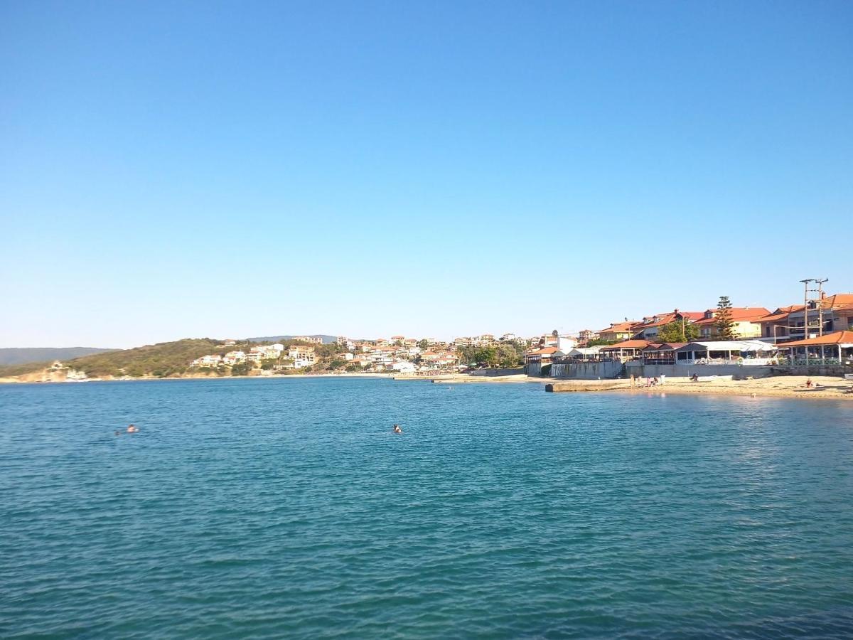 Μεζονετα Apartment Nea Roda Bagian luar foto